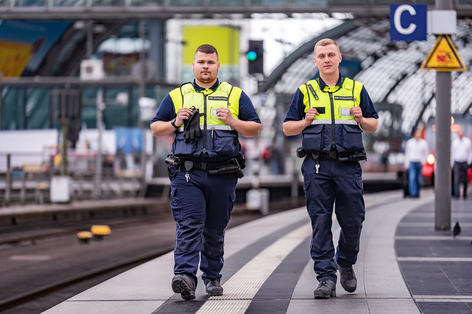 Ein sicherer Job bei der Deutschen Bahn: Als Sicherheitsmitarbeiter (m/w/d) im Hauptbahnhof Magdeburg.