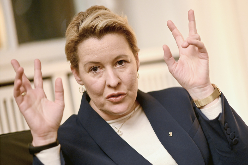 Franziska Giffey (44, SPD) erinnerte daran, dass Berlin 2022 über 360.000 Kriegsflüchtlinge aus der Ukraine erstversorgt habe.