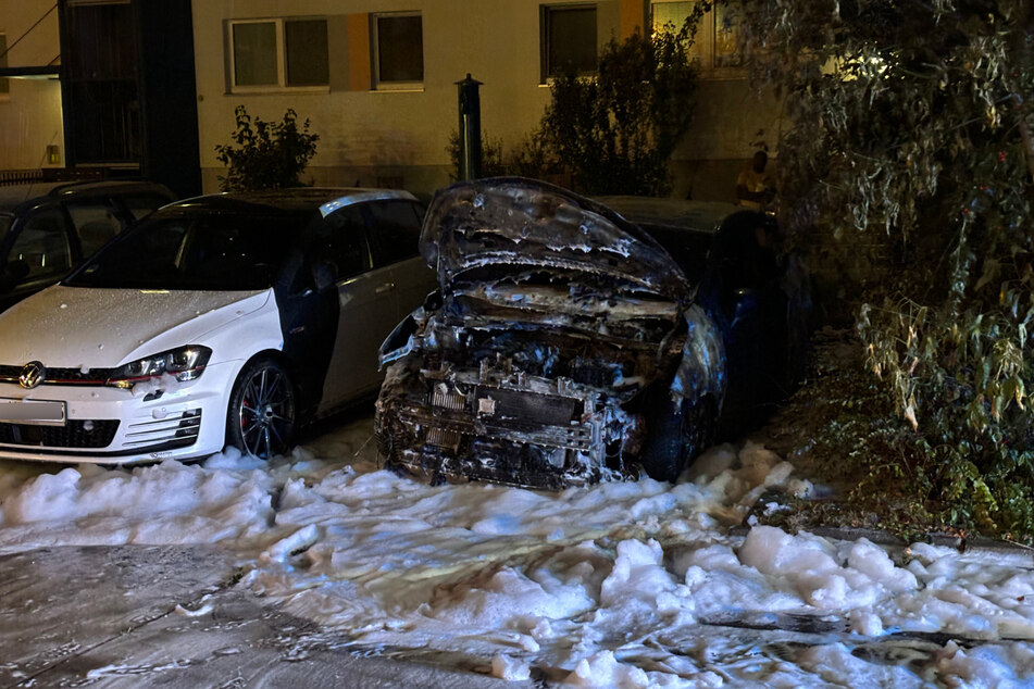 Daneben parkende Fahrzeuge wurden nicht beschädigt.