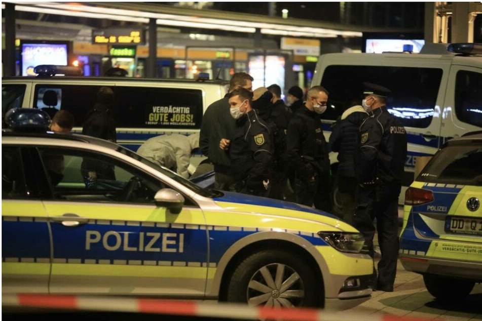 Im November 2020 kam es nach der Tat auf dem Willy-Brandt-Platz zu einem größeren Polizeieinsatz.