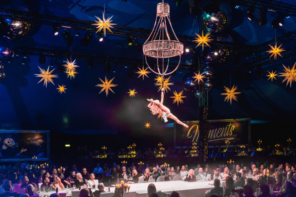 Vom 27. November bis 17. Januar ist Dresdens spektakulärste Dinnershow MOMENTS 4 zurück.