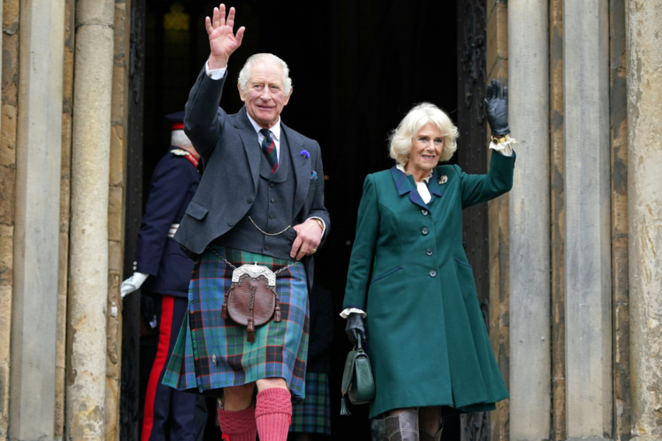 König Charles (74) und seine Frau Camilla (75) stehen vor der Aufgabe, das Königshaus in ein neues Zeitalter zu führen.