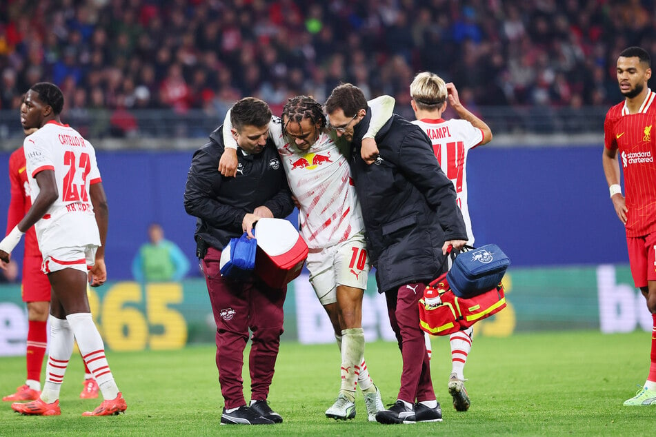 Xavi Simons (21, M.) hat sich beim Spiel gegen den FC Liverpool verletzt und wird RB Leipzig vermutlich den Rest des Jahres fehlen.