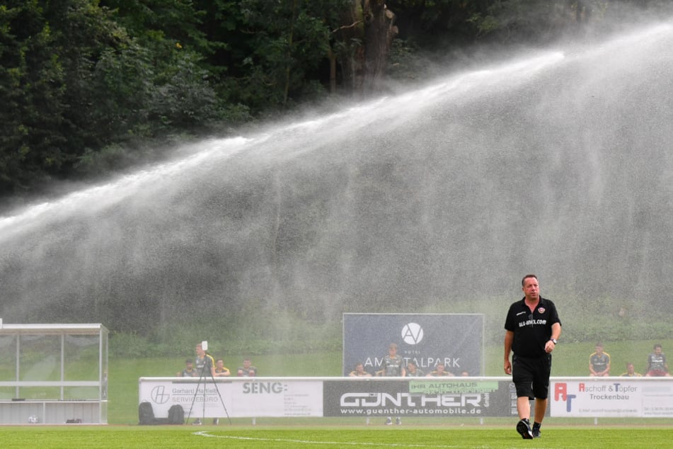 Will mit seiner Mannschaft in der kommenden Saison sprichwörtlich nicht im Regen stehen: Dynamo-Trainer Markus Kauczinski.