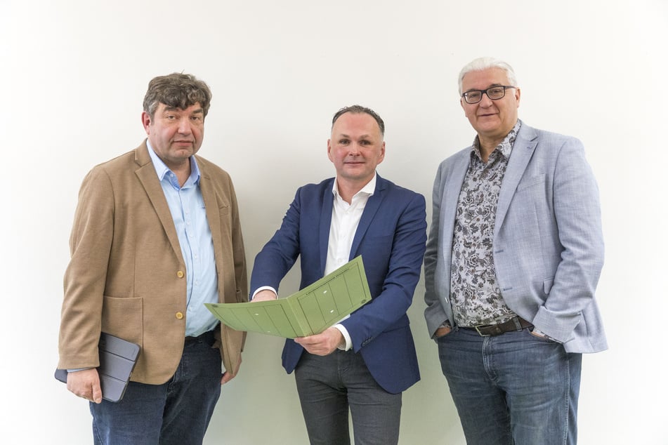 Die Linken-Politiker Jens Matthis (58), André Schollbach (46) und Tilo Kießling (54, v.l.) kämpfen weiter für das Bürgerbegehren.