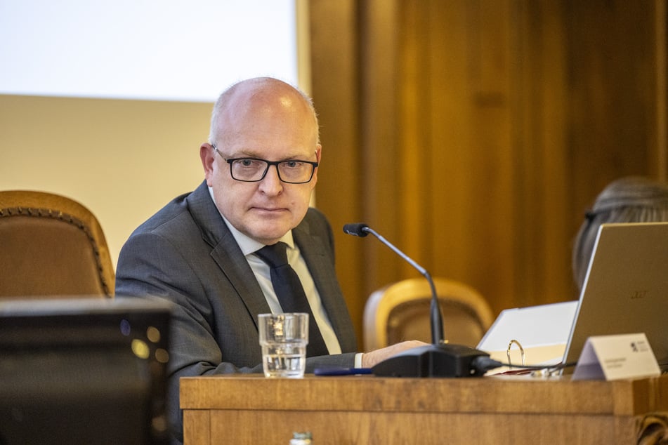 OB Sven Schluze (53, SPD) hielt nichts von dem Antrag, das Bewerberverfahren auf Bürgermeisterstellen zu ändern.