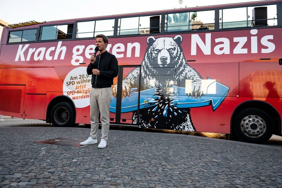 Steffen Krach auf Wahlkampftour durch Berlin.