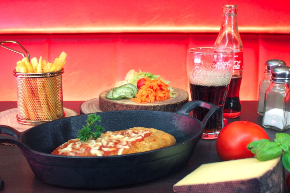 Sonderpreis zur Mittagszeit: Im SCHNIZZ Leipzig gibt es für 8,95 Euro das Mittagsschnitzel.