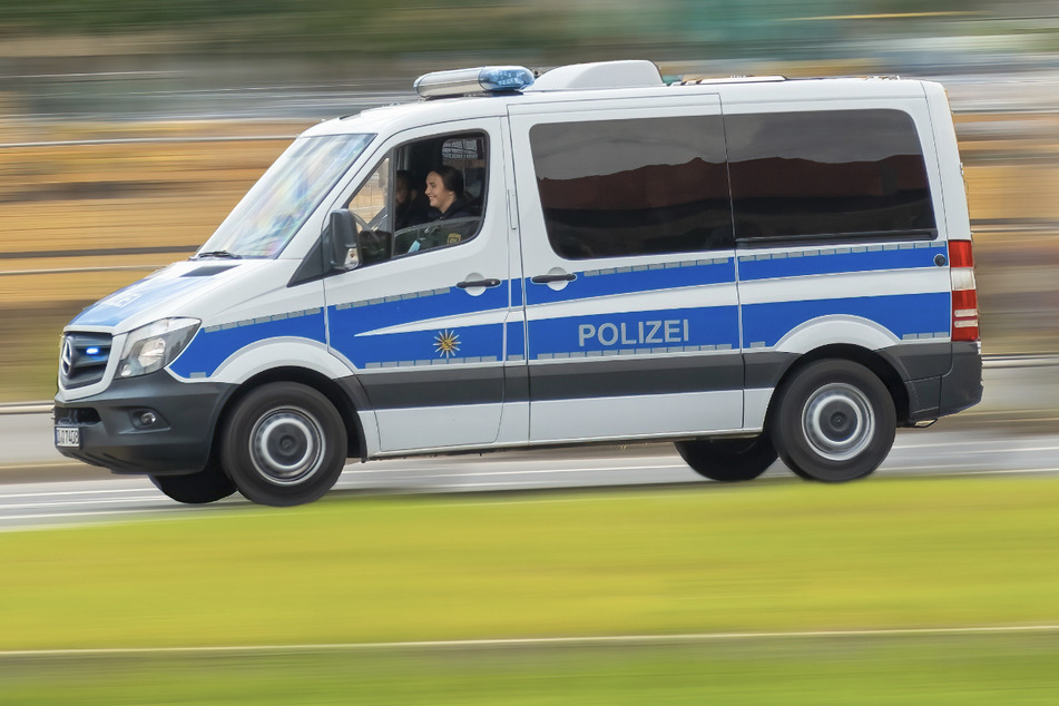Die Polizei sucht Zeugen, die Wahrnehmungen im Zusammenhang mit dem Tatgeschehen auf der Zwickauer Straße gemacht haben. (Symbolbild)