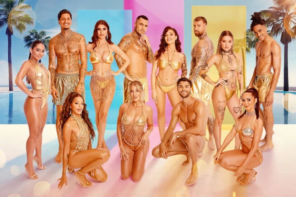 19 Kandidaten und Kandidatinnen suchen bei "Love Island VIP" nach der Liebe.