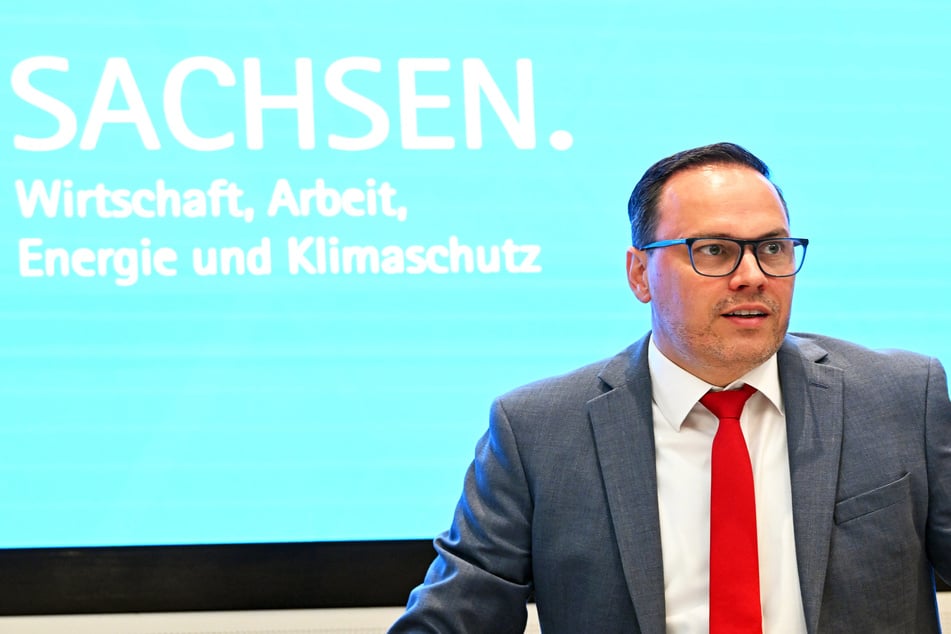 Wirtschaftsminister Dirk Panter (51, SPD).