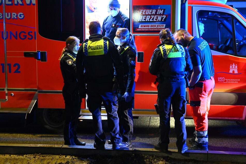 Hamburg: 33-Jähriger mit Messer verletzt, Täter auf der Flucht