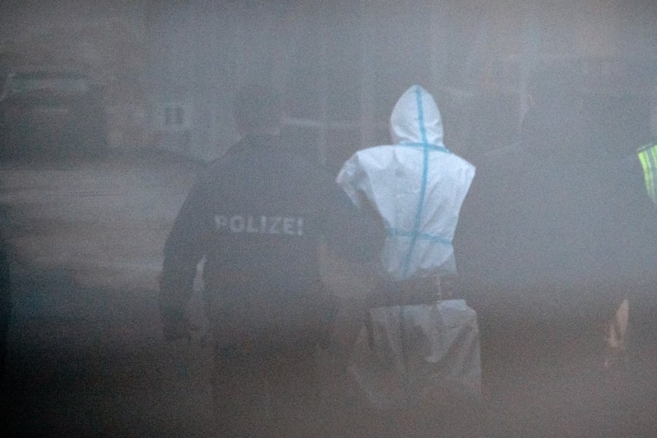 Der Täter wird nach seiner Verhaftung dem Haftrichter vorgeführt.