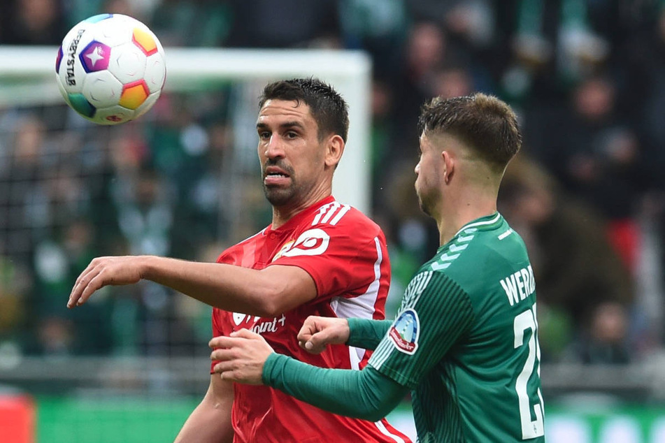 Mit einem Sieg gegen Werder Bremen könnte die Mannschaft um Vize-Kapitän Rani Khedira (30, l.) einen wichtigen Schritt Richtung Klassenerhalt machen.