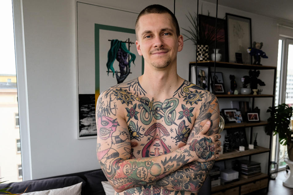 Influencer Willy Iffland ist verrückt nach Tattoos. Eine neue Verordnung der Europäischen Union schränkt Farben-Auswahl nun aber ein.