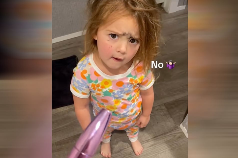 Früh übt sich: Bellamy (3) bleibt im "Verhör" ihrer Mutter standhaft - obwohl die Beweise erdrückend sind.