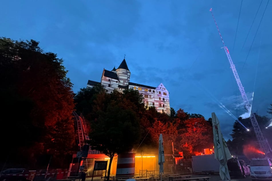 Höhepunkt der Show: ein Trompetenspiel in unglaublicher Höhe von 62 Metern.