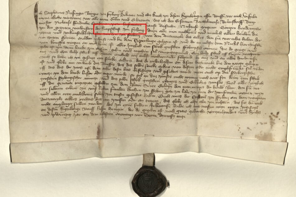 Die Urkunde ist bis zum 2. Februar im Stadt- und Bergbaumuseum Freiberg zu sehen.