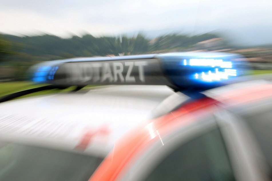 Die beiden verletzten Frauen kamen nach dem Unfall am Montagabend ins Krankenhaus. (Symbolbild)