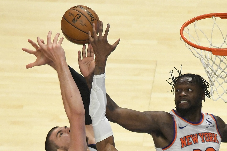 NBA: Knicks stomp the Sixers and end a years-long skid