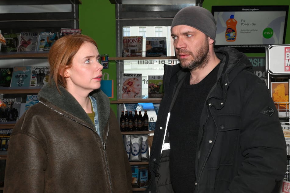 Das Verhältnis zwischen Toni und Erik bleibt weiterhin angespannt.