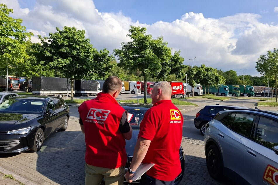 Lkw-Stellplätze überfüllt – Der ACE warnt vor täglicher Verkehrsgefährdung auf Sachsens Autobahnen.