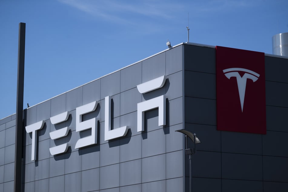 Tesla tendría que ganar mucho más valor en bolsa.