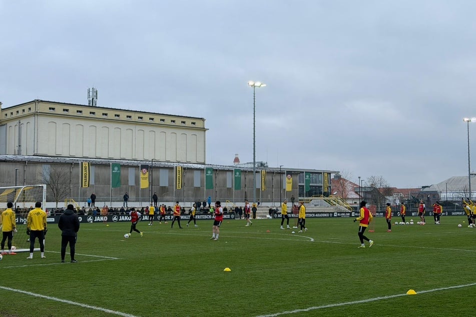 Dynamo Dresden bereitet sich auf das Auswärtsspiel in Hannover vor.