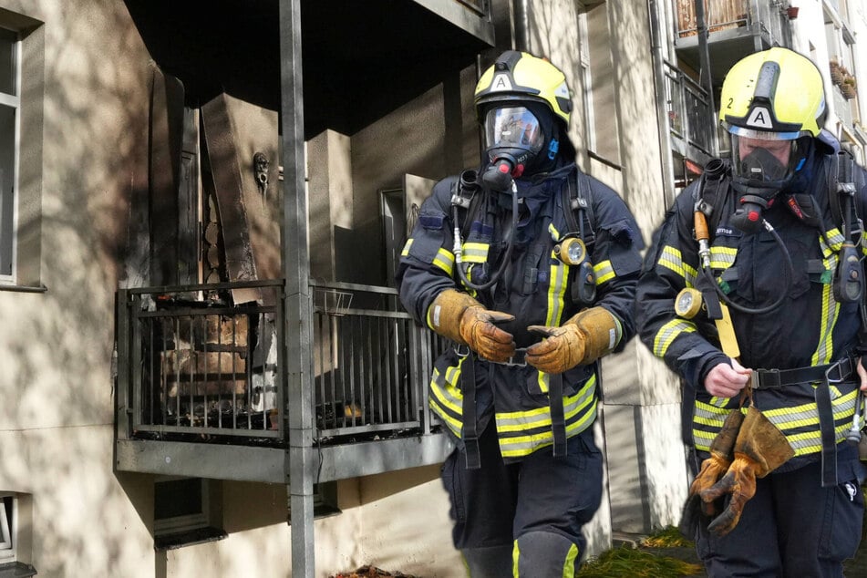 Leipzig: 25.000 Euro Schaden: Balkon in Leipzig brennt komplett aus