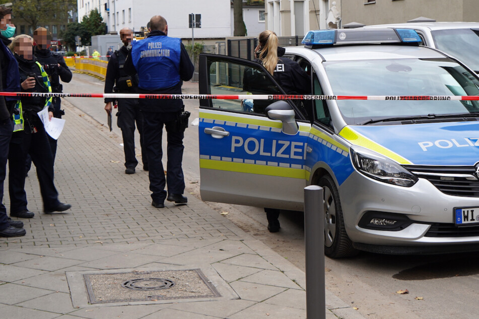 Die Flörsheimer Straße in Frankfurt-Gallus wurde nach dem Bombenfund umgehend abgesperrt.