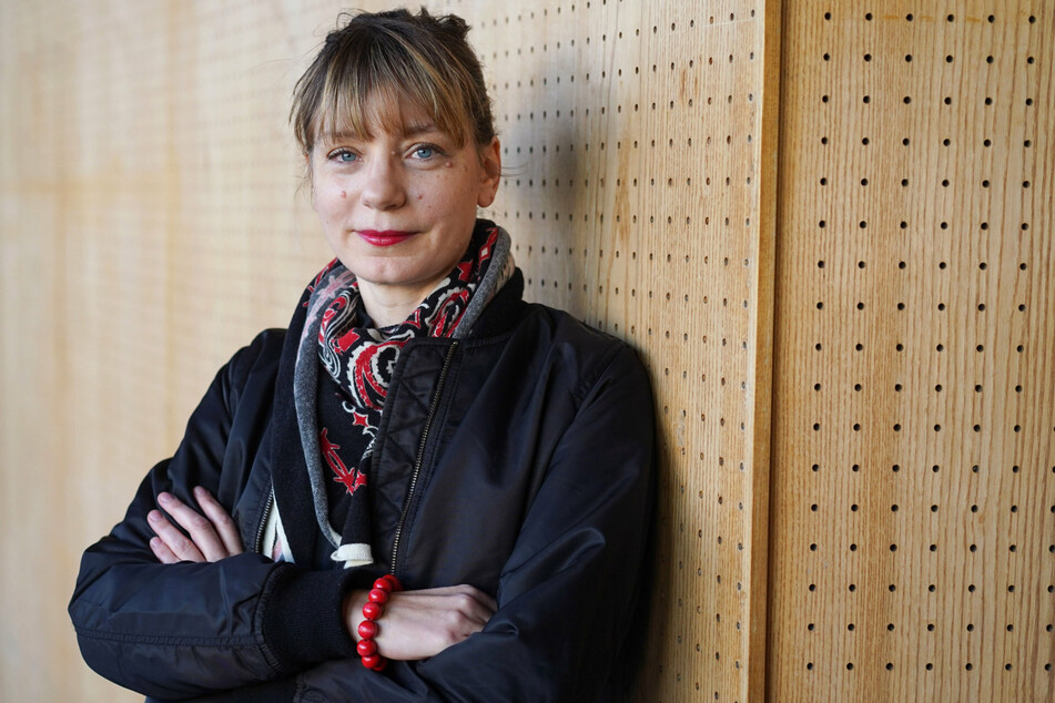 Yvonne Büdenhölzer (44), Leiterin des Theatertreffens, lässt sich im Januar 2019 Rahmen einer Pressekonferenz zum Berliner Theatertreffen fotografieren. (Archivbild)