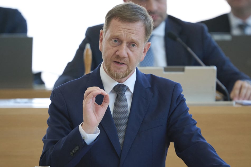 Sachsens Ministerpräsident Michael Kretschmer (51) zeigt sich entsetzt.