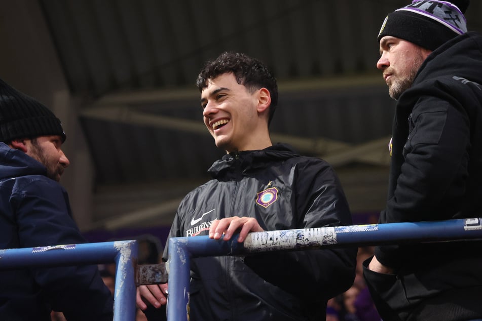 Louis Lord (22, M.) wurde nach dem Sieg gegen Schweinfurt von den Fans in der Kurve gefeiert.