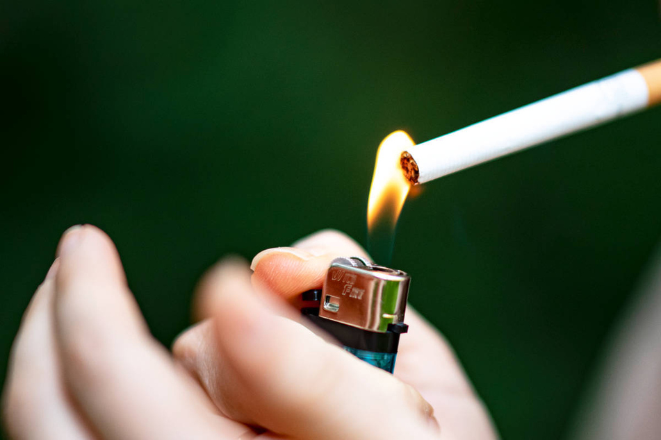 21-Jähriger zündet sich Zigarette an, dann gibt es eine Explosion