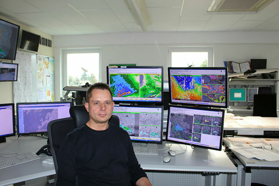 Er weiß, wie das Wetter wird: Meteorologe Thomas Hain vom Deutschen Wetterdienst.