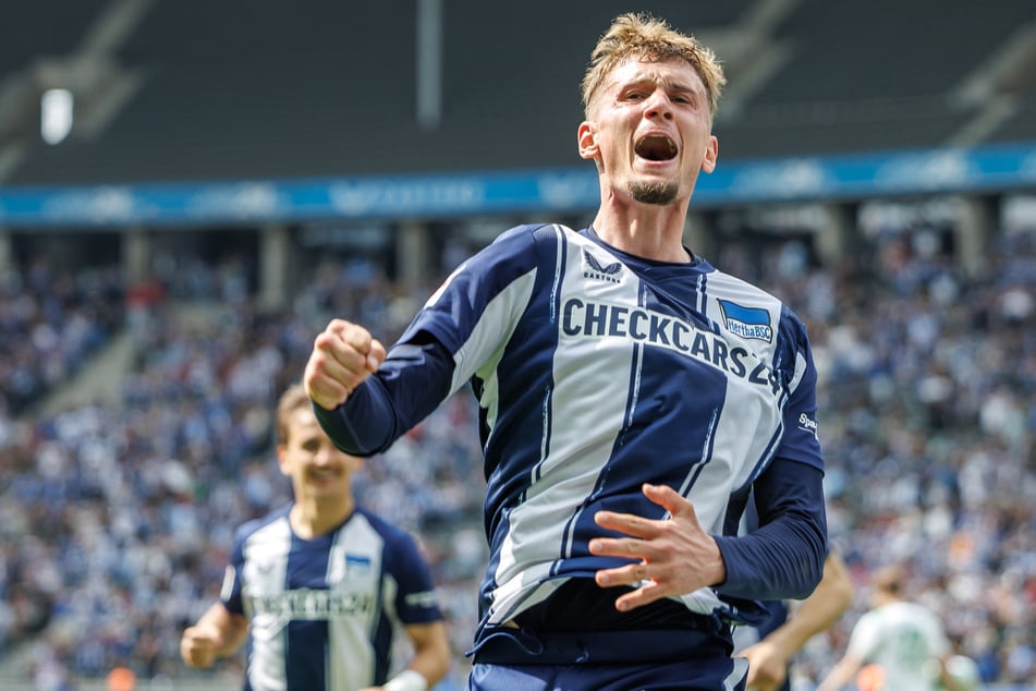 Hertha-Star Michael Cuisance (26) wird in der neuen Saison mit einem neuen Hauptsponsor auf der Brust auflaufen.