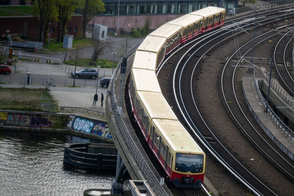 Mehrere S-Bahn-Linien haben am Montagmorgen Probleme. (Symbolbild)
