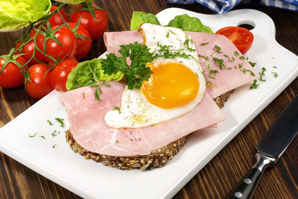 Strammer Max Rezept: Brot, Schinken, Ei – so einfach kann Glück sein!