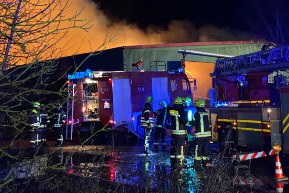 Feuerwehrleute am Einsatzort.