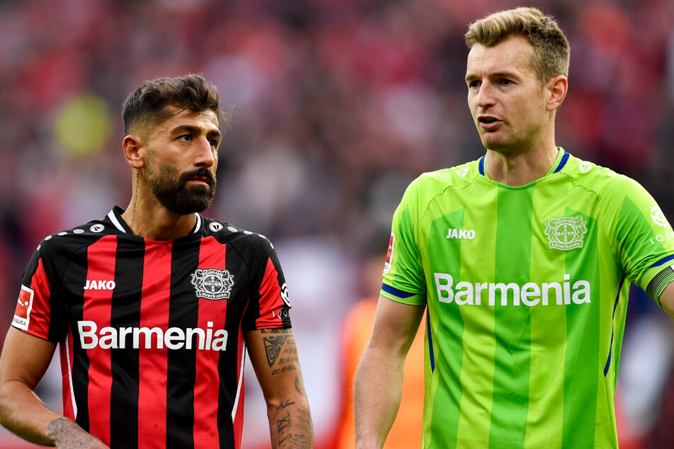 Kapitän und Torwart Lukas Hradecky (31, r.) war nach der bitteren Klatsche für Bayer 04 Leverkusen komplett bedient.