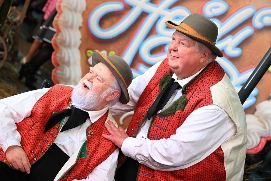 Wolfgang Schwalm (71, r.) wird zukünftig ohne Wilfried Gliem (79) die "Wildecker Herzbuben" weiterführen.