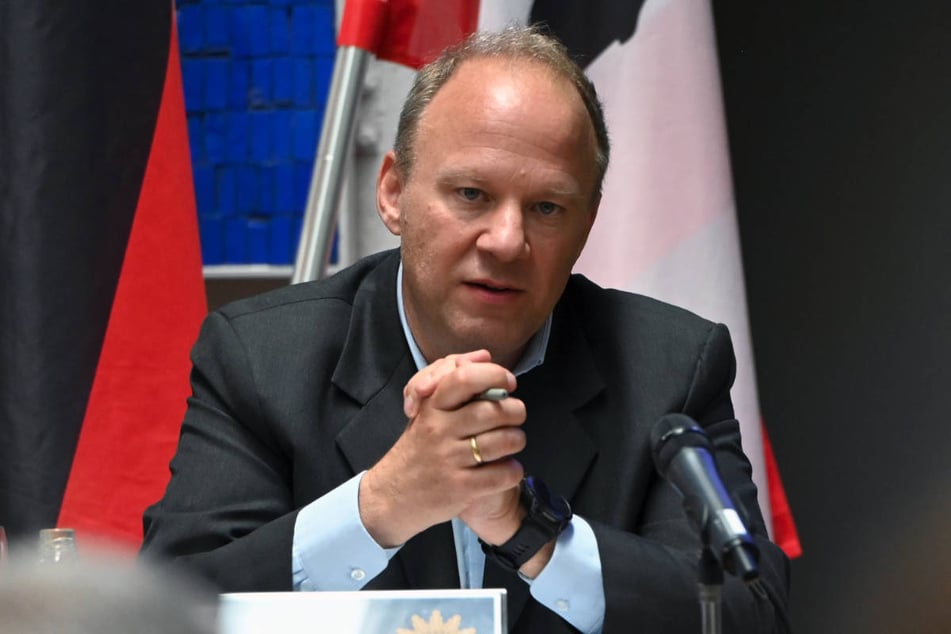 Der stellvertretende LKA-Chef Stefan Redlich hat bei einer Pressekonferenz das Auswahlverfahren für die "Super Recognizer" erklärt.
