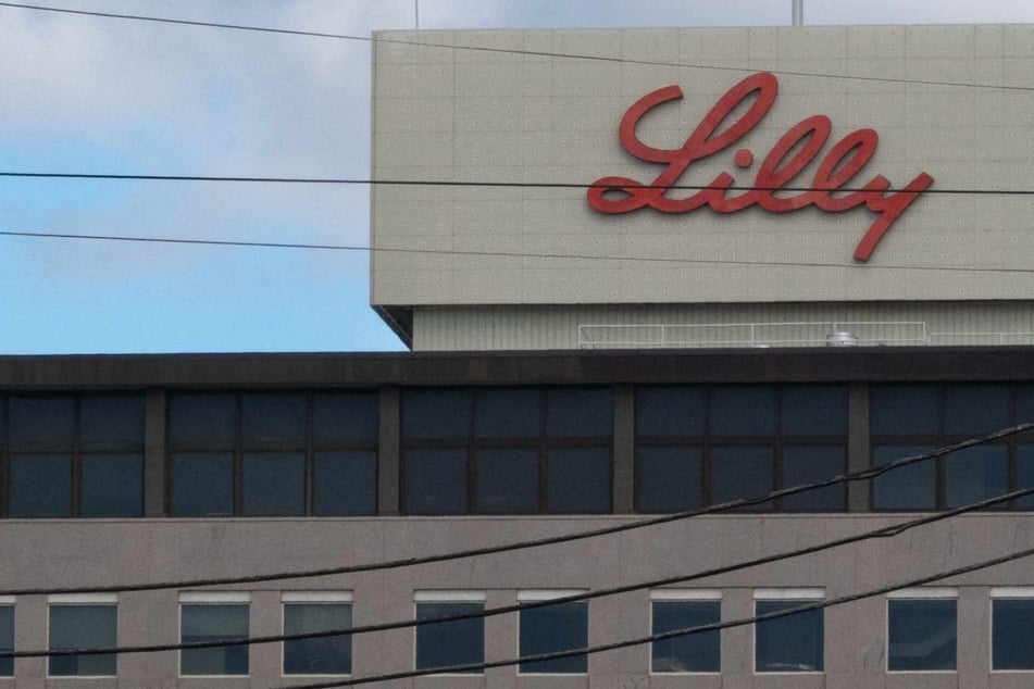 Medical advisers vote to recommend Eli Lilly Alzheimer drug