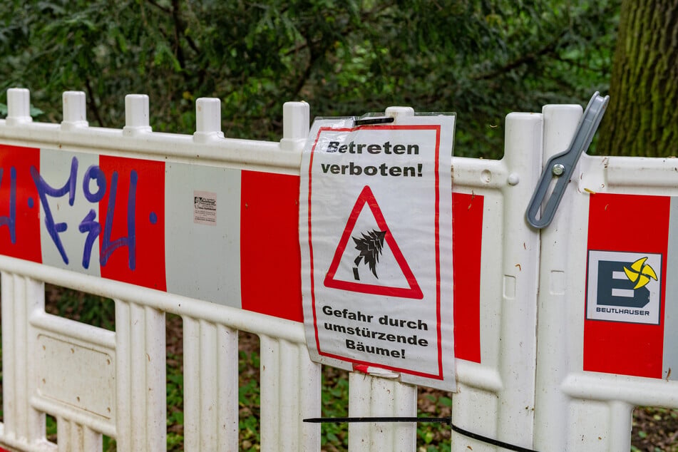 "Betreten verboten!": Wie im vergangenen Jahr müssen wegen fehlender Verkehrssicherheit aktuell wieder viele Bereiche gesperrt werden.
