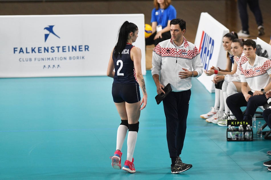 Istanbuls Trainer Ferhat Akbas trainiert die kroatische Nationalmannschaft, in der auch DSC-Neuzugang Mika Grbavica spielt.