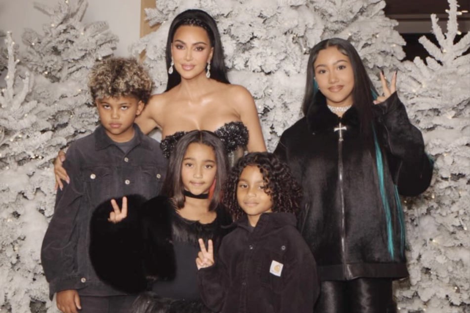 Vánoční dárek podnikatelky „SKIMS“ nepřišel každému dobře.