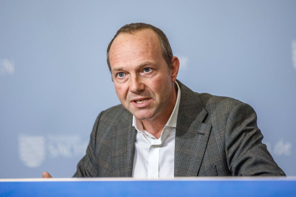 Fordert ein Soforthilfeprogramm von der Bundesregierung: Wolfram Günther (52, Grüne).