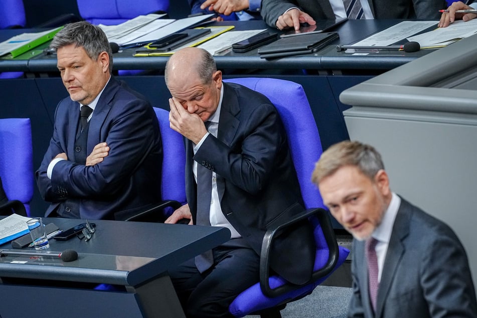 Am 6. November 2024 sah sich Bundeskanzler Olaf Scholz (66, SPD, M.) gezwungen, Bundesfinanzminister Christian Lindner (46, FDP, r.) zu entlassen und damit das Aus der Ampel zu besiegeln.