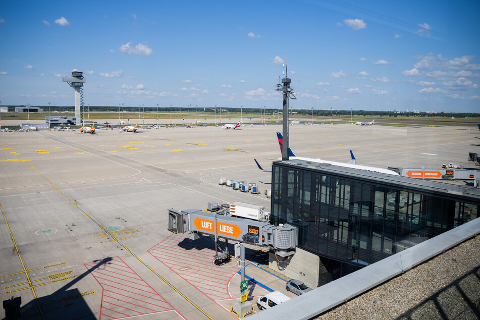 Einschränkungen im Flugverkehr! Derzeit heben keine Flugzeuge auf dem BER ab.