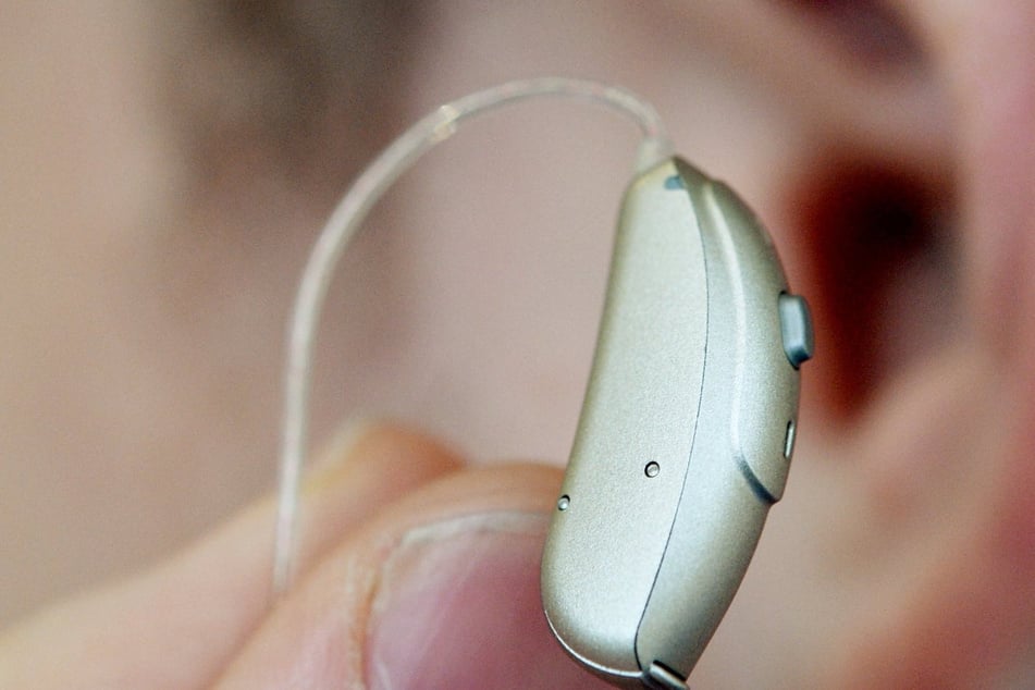 Hörakustiker: Künftig deutlich mehr Menschen auf Hörgerät angewiesen